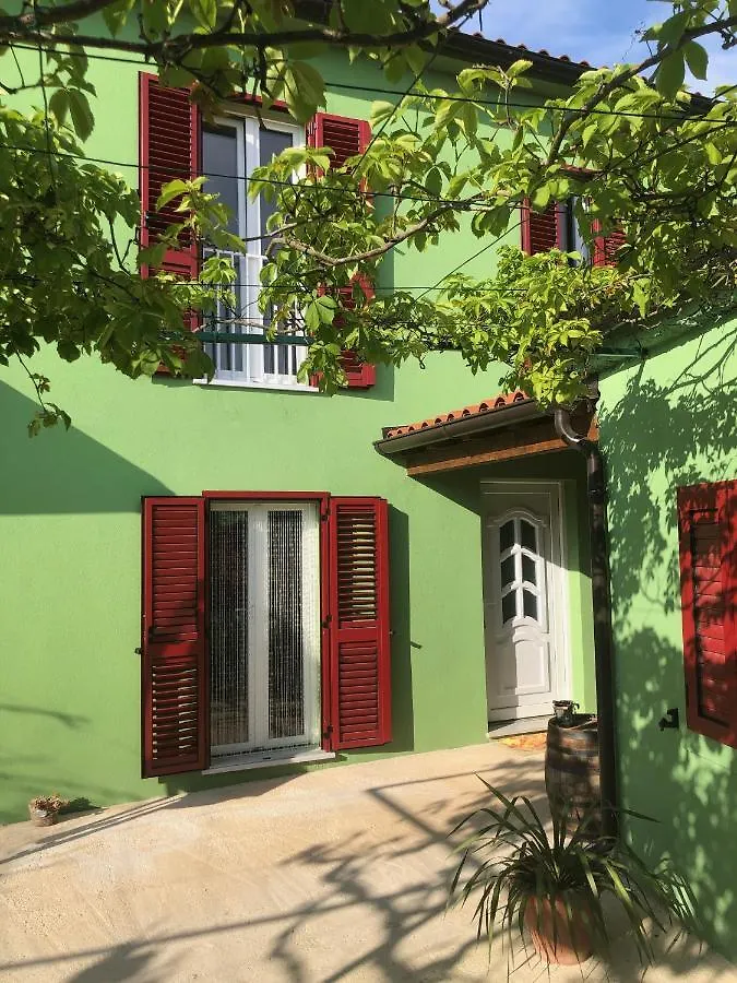 House Bougainvillea Pula 0*,  Kroatien